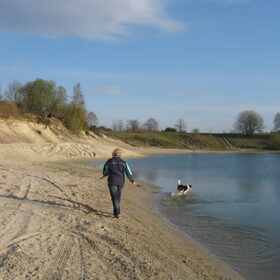 Lekker aan het wandelen in een prachtig natuurgebied