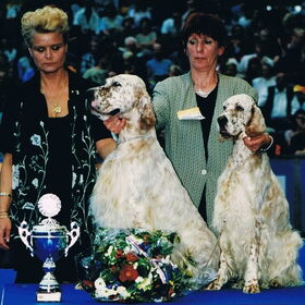Beste Koppel uit 57 deelnemers FCI Wereldhonden Show 2002 Links…